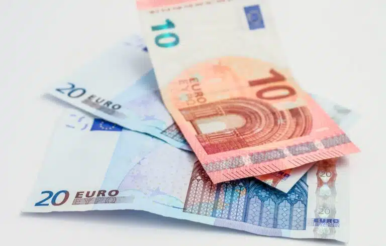 Κατώτατος μισθός 2023: «Κλείδωσε» – Τόσα είναι τα χρήματα