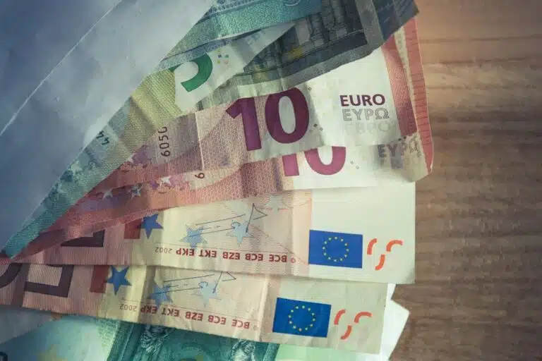 Dypa.gr: Αλλαγή στην πληρωμή των 1.000 ευρώ