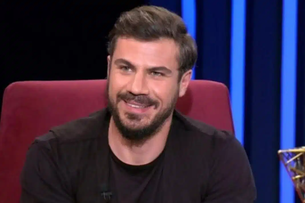 akis petretzikis
