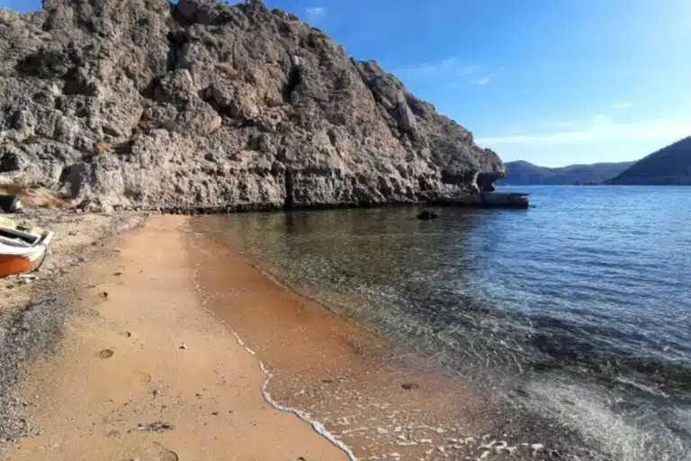 paralia attiki konta mou