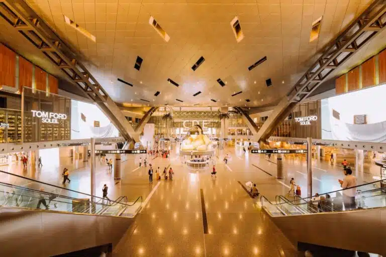 mall emporika kiriaki anoixta magazia
