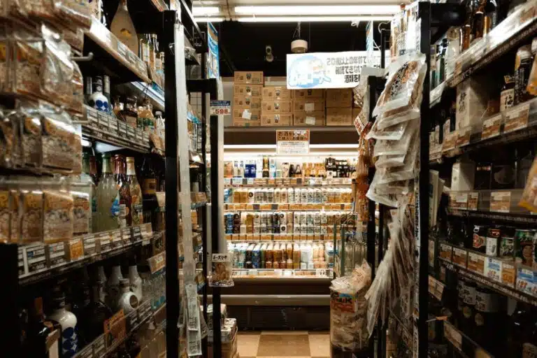 super market anoixta kuriaki wrario