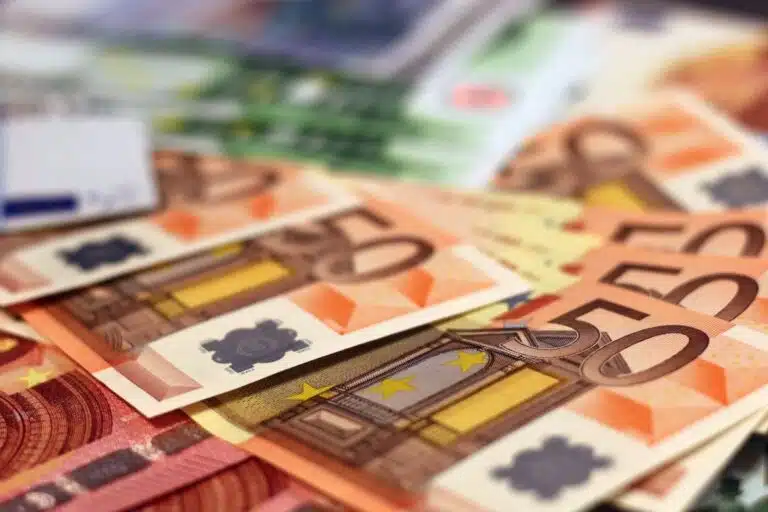 ektakto epidoma pasxa 2024 dikaiouxoi aitisi