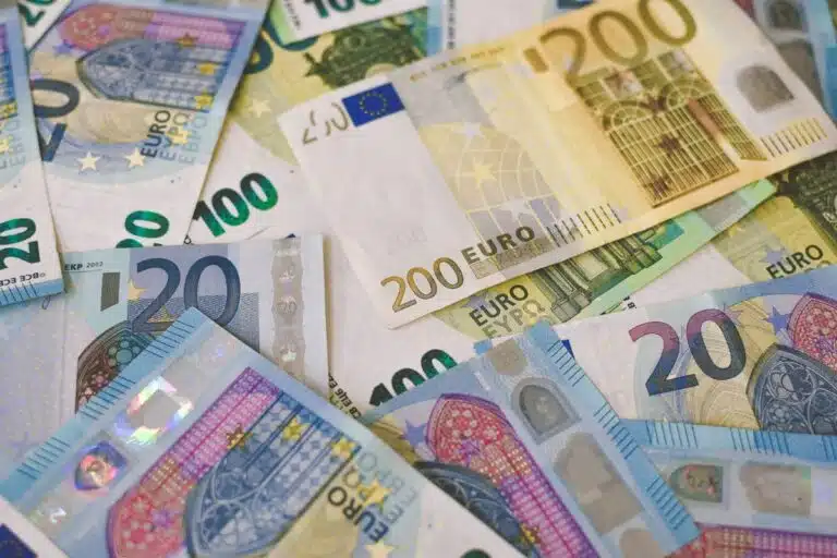 sintaxeis apriliou 2024