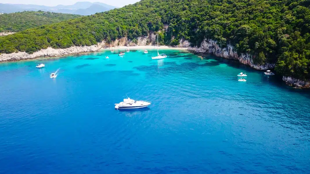 Σύβοτα Θεσπρωτίας με σκάφος στα νησάκια