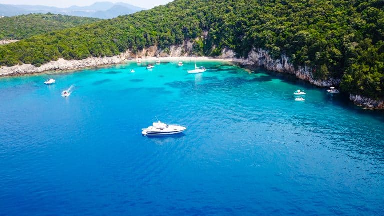 Σύβοτα Θεσπρωτίας με σκάφος στα νησάκια