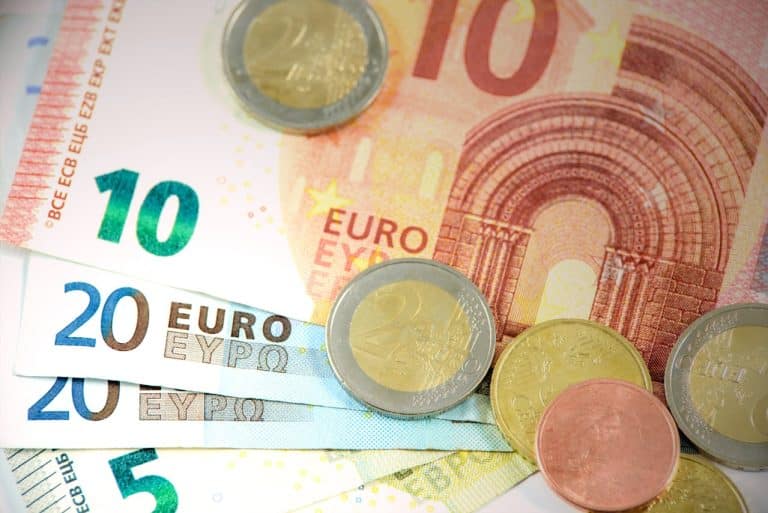 Επίδομα 250 ευρώ: Τι ώρα η πληρωμή στα ΑΤΜ