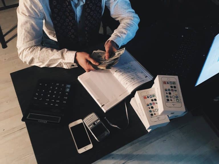 Το επάγγελμα με μισθό 5.000 ευρώ που κανείς δεν θέλει να κάνει